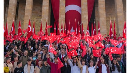 23 Nisan 105 Yıldır Aynı Coşkuyla Kutlanıyor