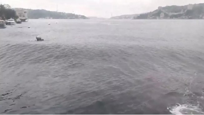 İstanbul'da Deniz Dalgaları Yükseldi 